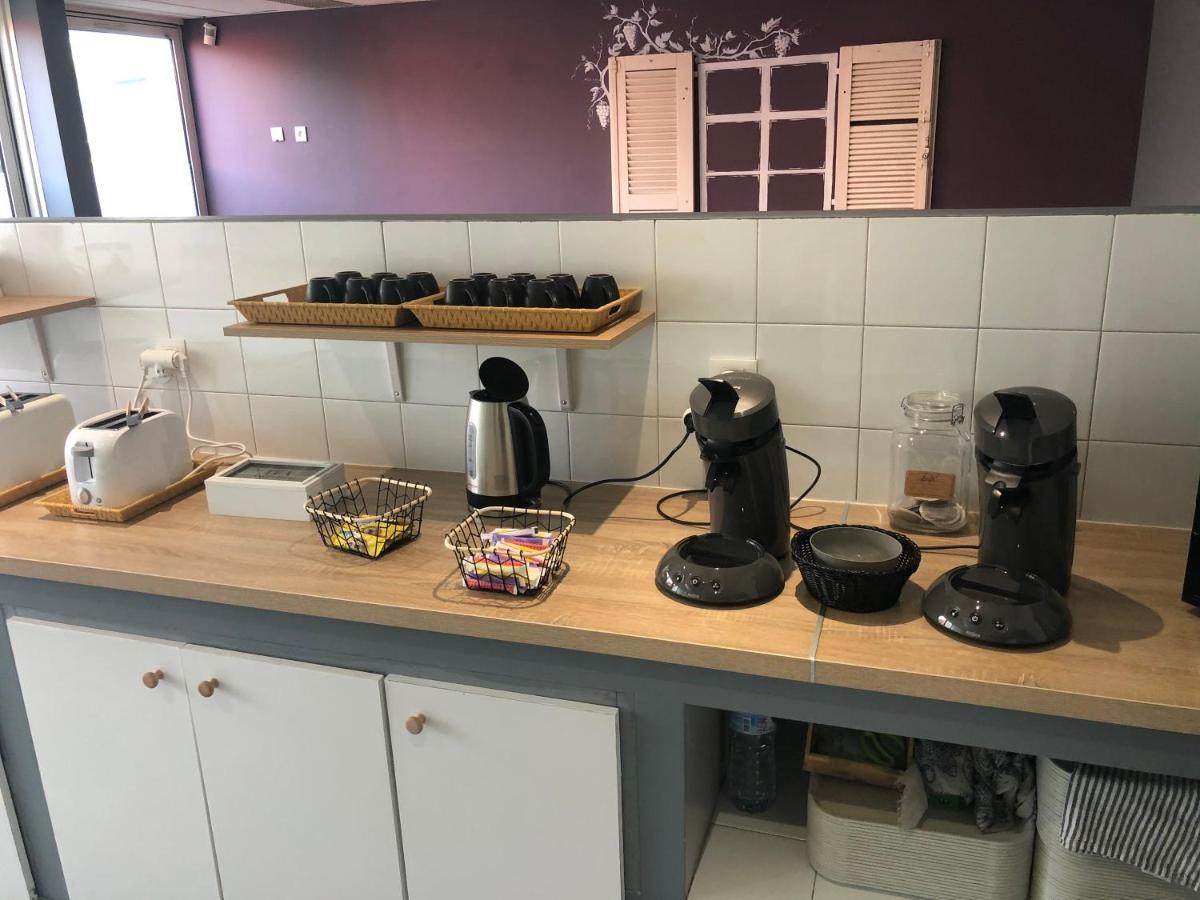 Paris Par Trains, Area, Studios Avec Salle De Bain Et Kitchenette Privees, Ou, Chambres Avec Salles Bain Et Cuisines Communes Persan Kültér fotó