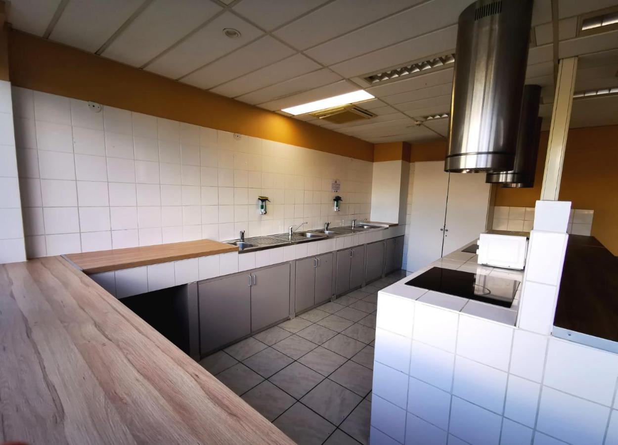 Paris Par Trains, Area, Studios Avec Salle De Bain Et Kitchenette Privees, Ou, Chambres Avec Salles Bain Et Cuisines Communes Persan Kültér fotó